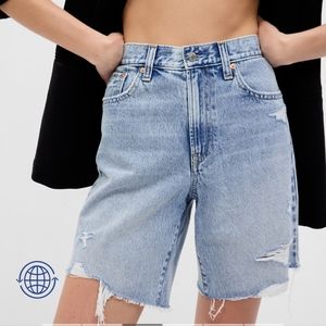 Gap Women's 8" Mid Rise '90s Loose Denim Bermuda Shorts with Washwell 33/ 16T
